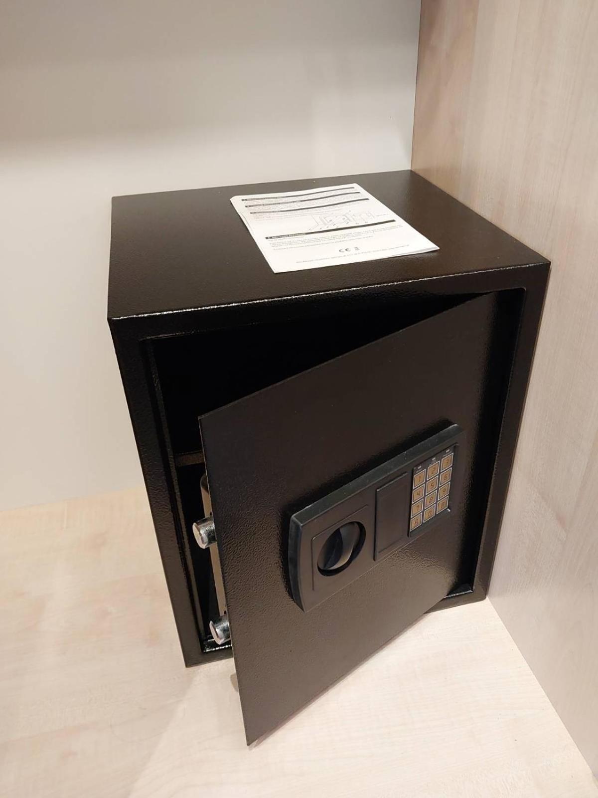 Lake Park Apartament With Free Parking Airport Netflix Appartement Warschau Buitenkant foto